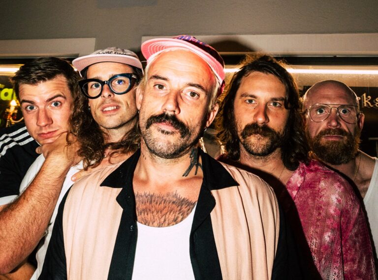 IDLES grava canções para a trilha sonora de Ladrões