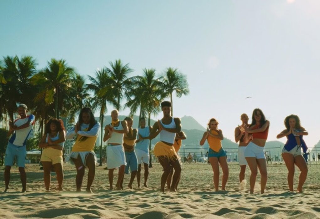 Dance Maré retorna com nova coreografia para aquecer show de Shakira em Copacabana