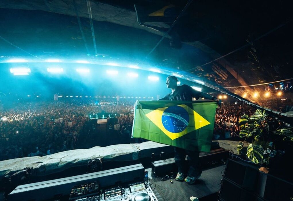 Maddix lança o single “Favela” e anuncia show no Brasil