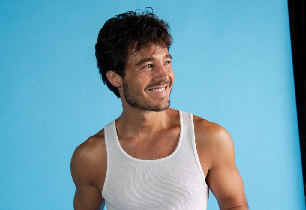 Tiago Iorc celebra 10 anos do álbum Troco Likes com turnê especial pelo Brasil