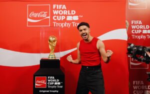 Coca-Cola lança hino da Copa do Mundo 2026 com J Balvin e remix exclusivo de Pedro Sampaio