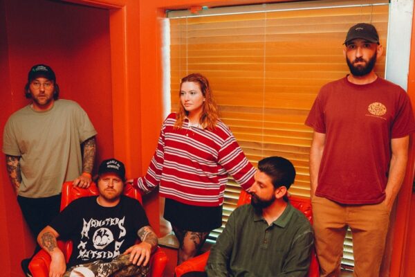 Tigers Jaw retorna ao Brasil em outubro com turnê do álbum Lost On You