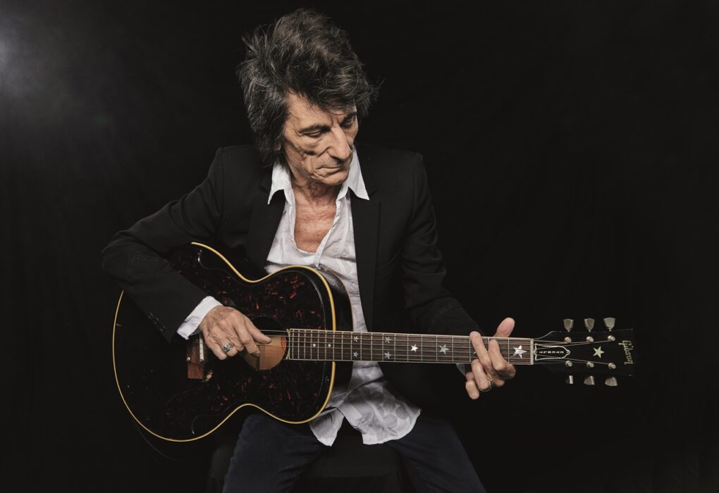 Ronnie Wood celebra 60 anos de carreira com show solo em São Paulo