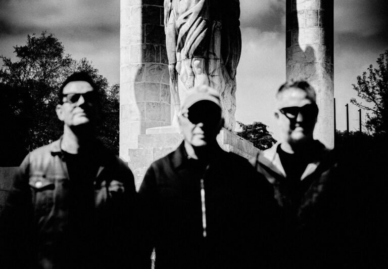 New Order anuncia show extra em São Paulo após ingressos da primeira data esgotarem