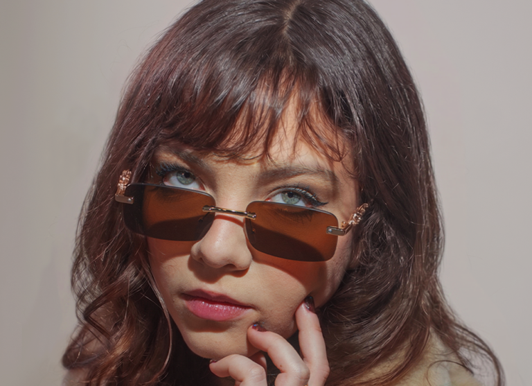 Nicole revela sua identidade artística em Ladyboy, seu single de estreia
