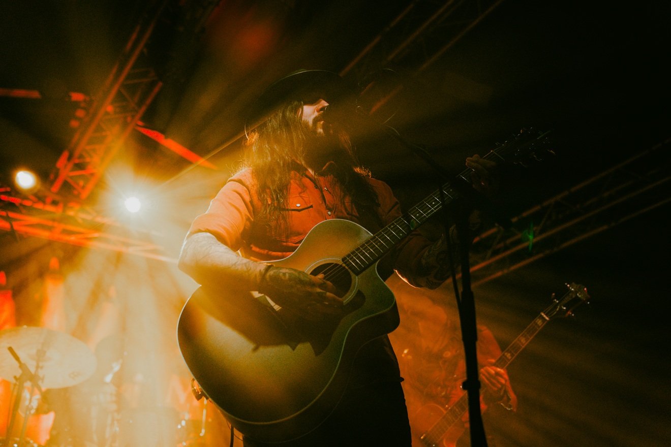 Shawn James confirma show em Curitiba na turnê brasileira de 2026