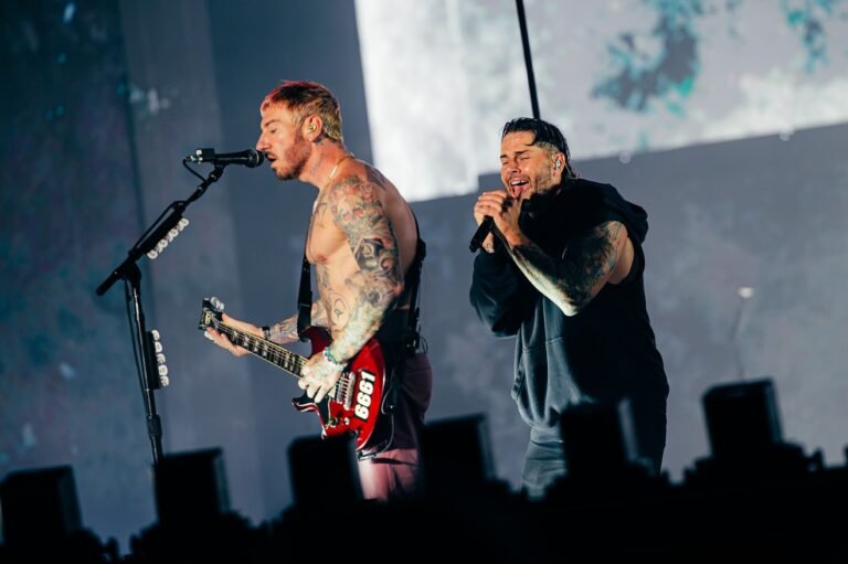 Avenged Sevenfold encerra noite do Rock in Rio com heavy metal, clássicos e espetáculo visual
