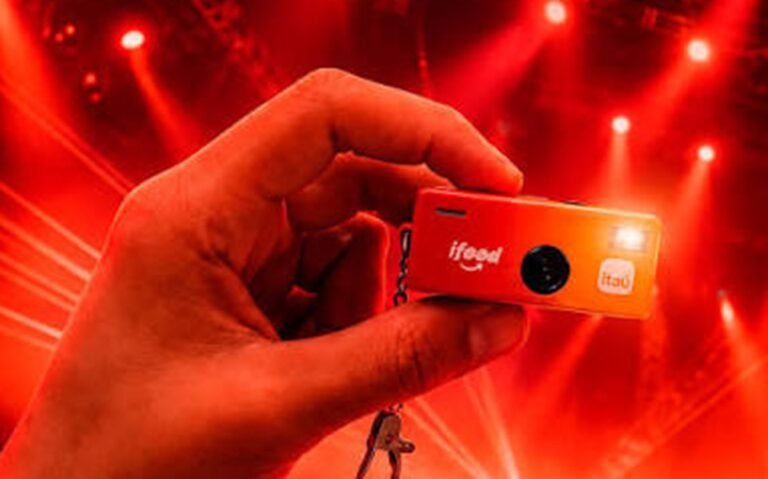 Itaú celebra 25 anos de parceria com o Rock in Rio com cashback, brindes e experiências exclusivas