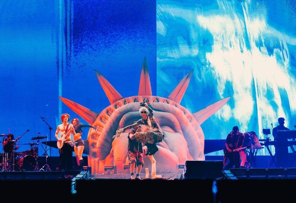 mgk estreia no Rock in Rio com mistura de rap, emo e pop punk